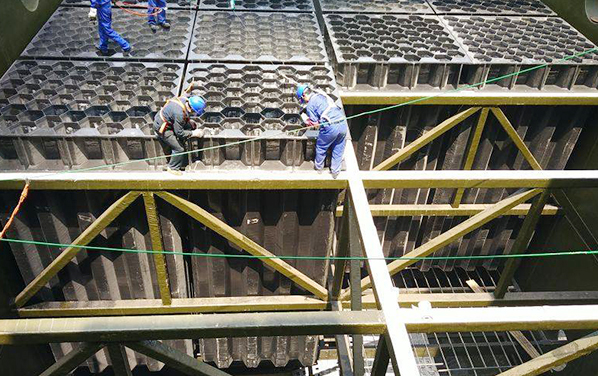 玻璃（lí）鋼陽極管（guǎn）安裝項目現場