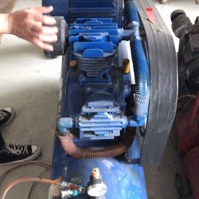 大連理工大學3D打印實驗室使用我公（gōng）司氣動防爆吸塵（chén）器