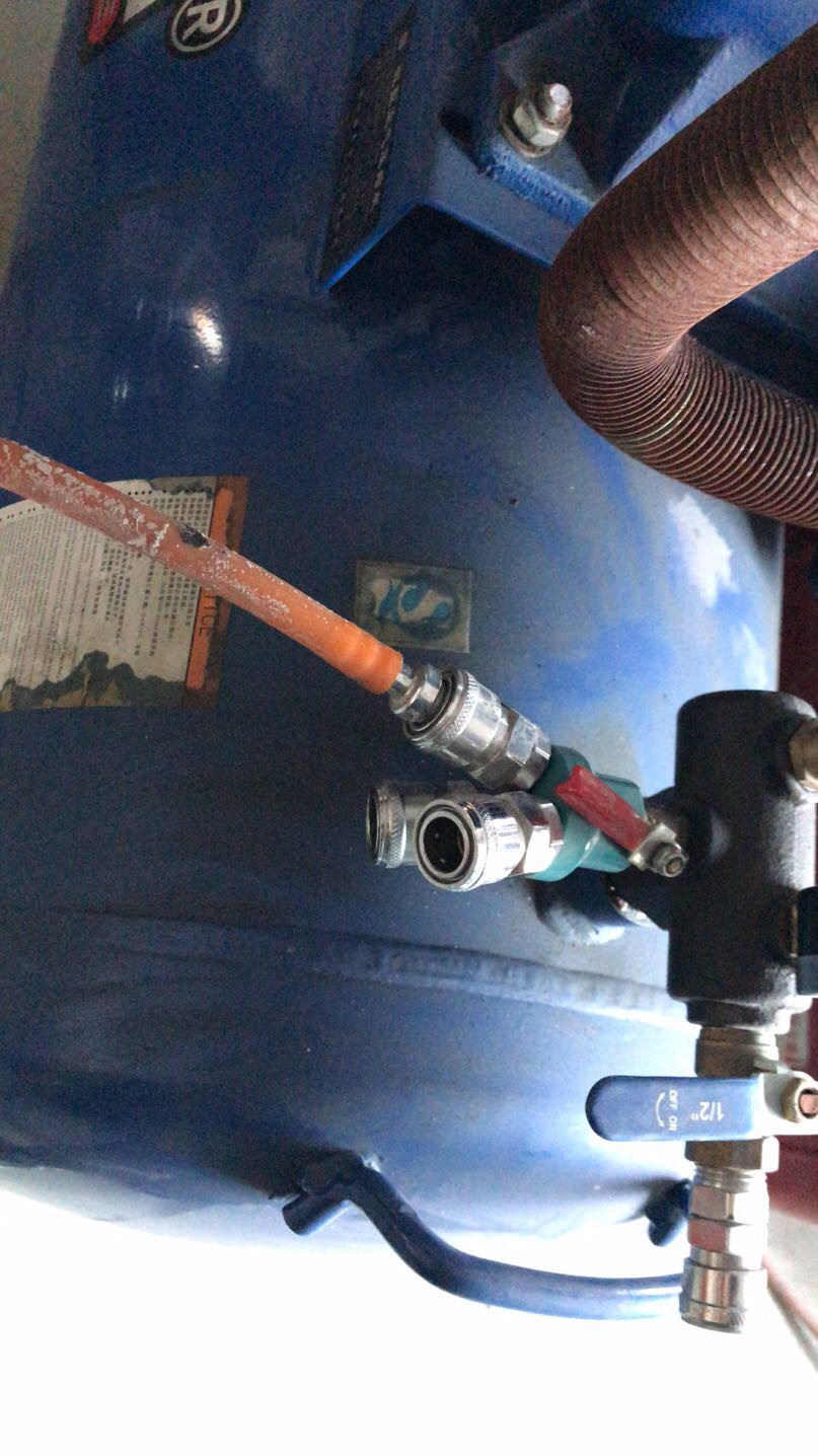 大連（lián）理（lǐ）工大學3D打印實驗室使用我公司氣動防爆吸塵器