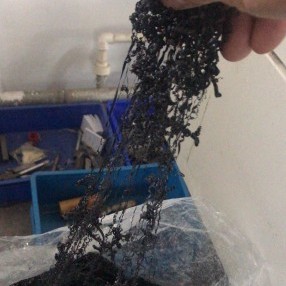 一台工業集塵器解（jiě）決（jué）20個工位的塑料絲垃圾方（fāng）案