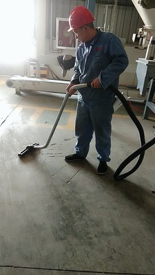 广州某机床冲压公司(sī)使用(yòng)我公司防爆吸尘器